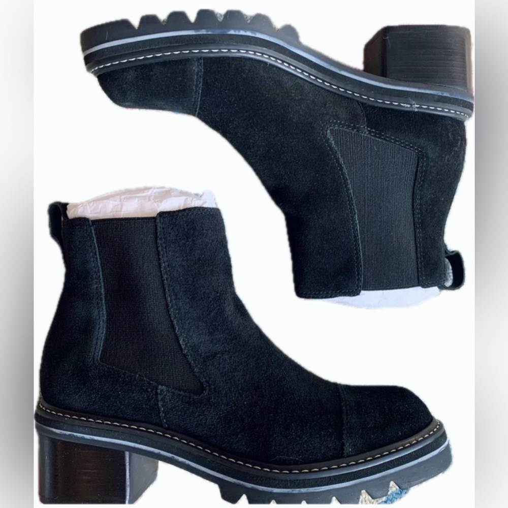 BERNARDO SALEM 2 CHELSEA. BOOT .Women's Black Suede Ankle Boots/ Size: (Med 8)